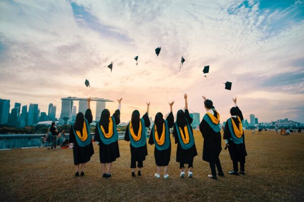 graduation-ceremony-CjBlXqBI